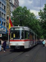 Par00_018_AVG570.jpg