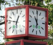 KA_HBF_fehlerhafte_Uhr_20230528_080056_33.jpg